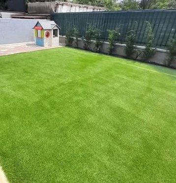 Artificial grass Install by Expert in Dubai