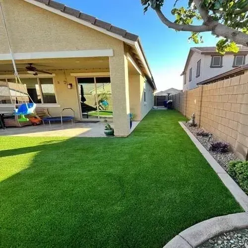 Grass-Carpet-in-Home-Lawn