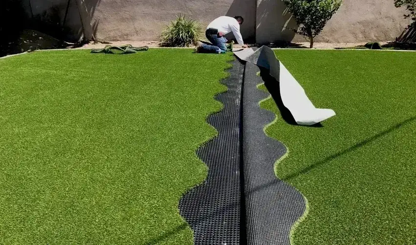 Artificial Grass DIY vs Professional Installation